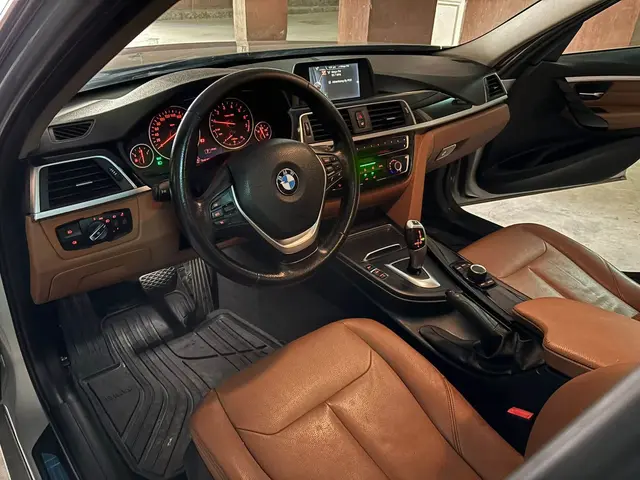 بي ام دبليو 318i 2016 Luxury