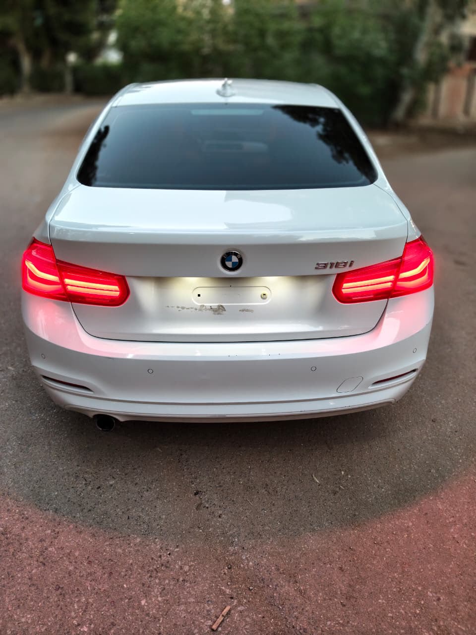 بي ام دبليو 318i 2017 Luxury